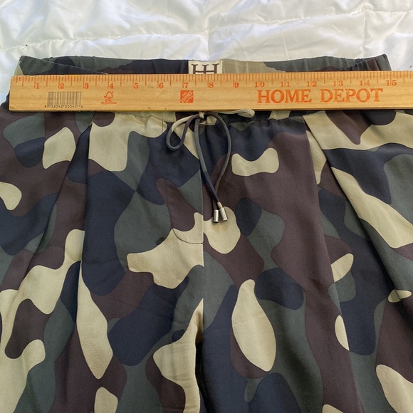 Revolve Haute Hippie Camo Silk Pants Fatigue Womens S Boho Chic Artsy Hipster - Picture 6 of 15